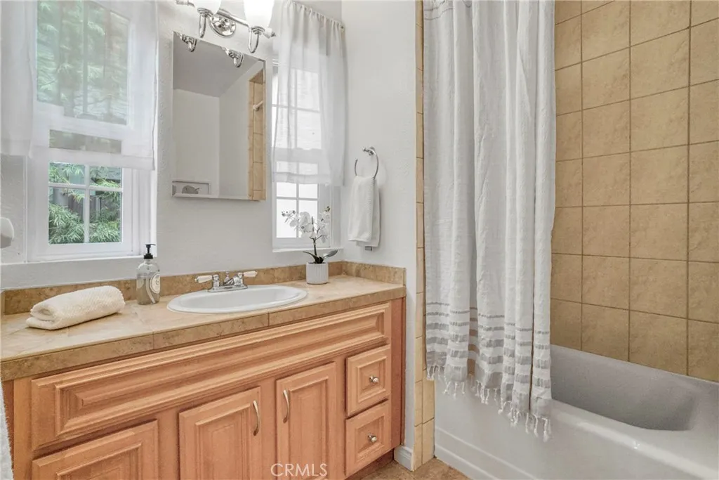 4299 Bakman Avenue, Studio City, California 91602 home-pic-26